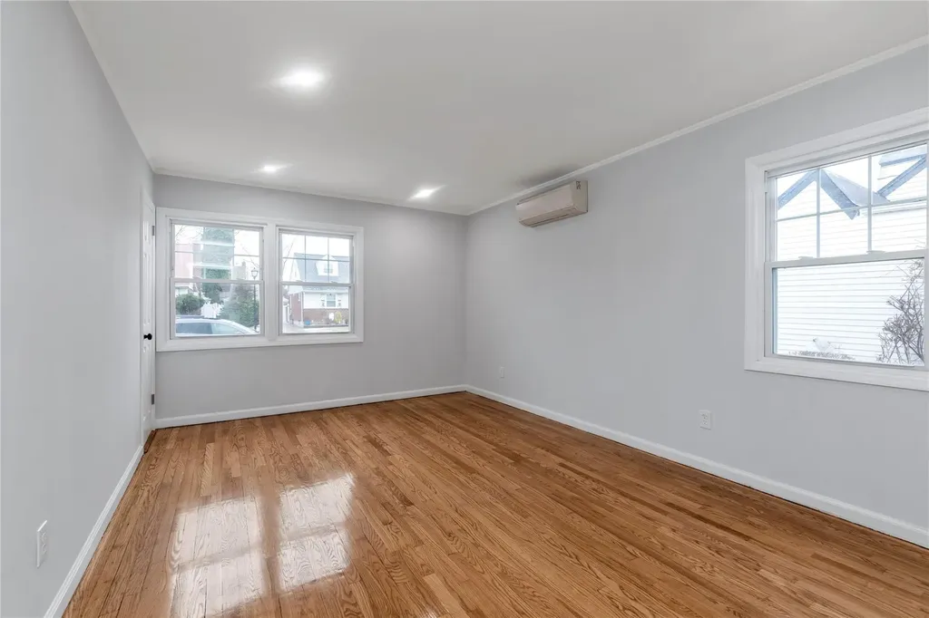 55 Harriman Avenue Hempstead NY 11550