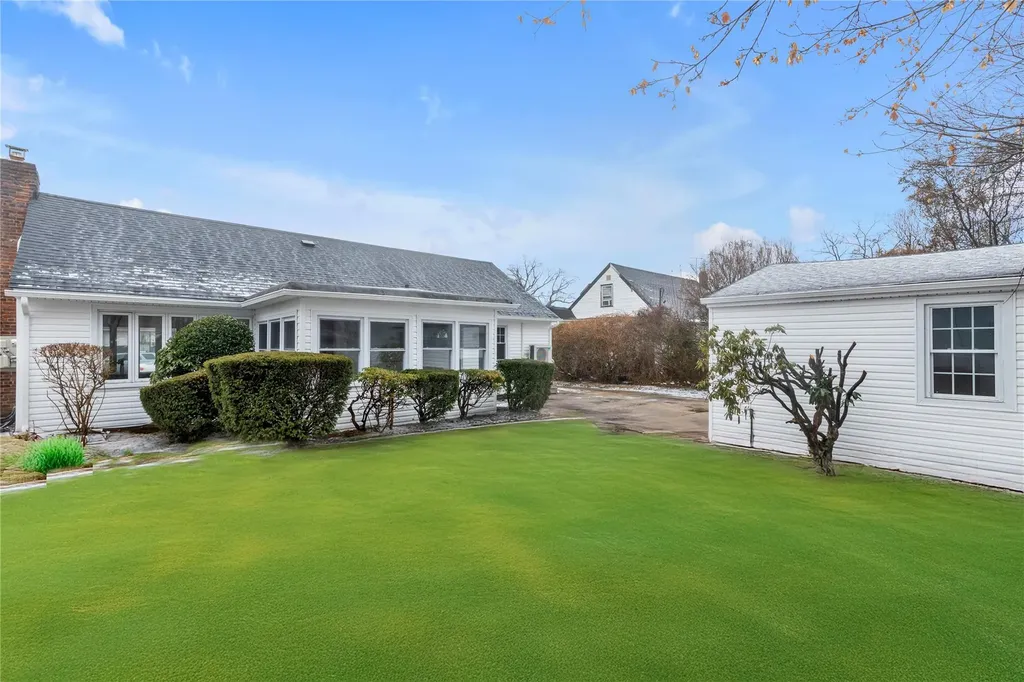 55 Harriman Avenue Hempstead NY 11550