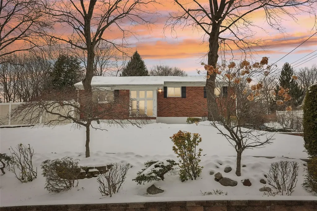 17 Silver Birch Lane Pearl River NY 10965