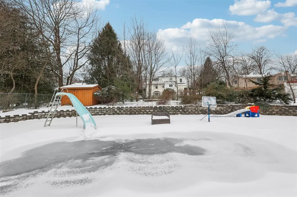 17 Silver Birch Lane Pearl River NY 10965