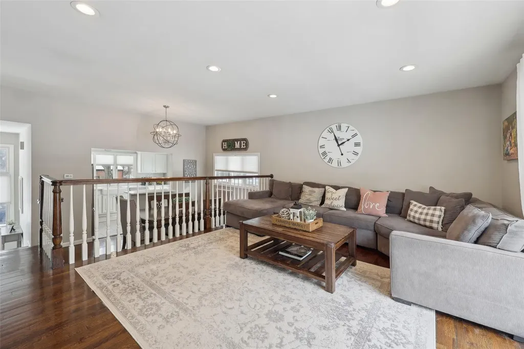 17 Silver Birch Lane Pearl River NY 10965