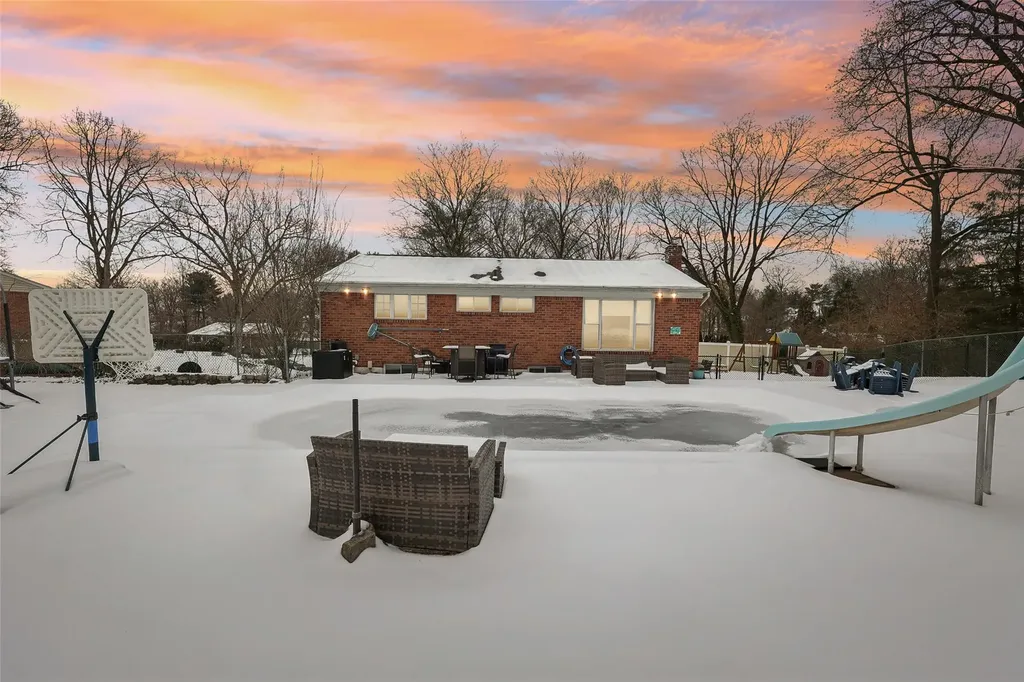 17 Silver Birch Lane Pearl River NY 10965