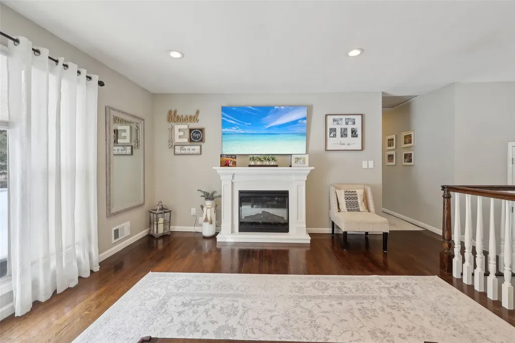 17 Silver Birch Lane Pearl River NY 10965