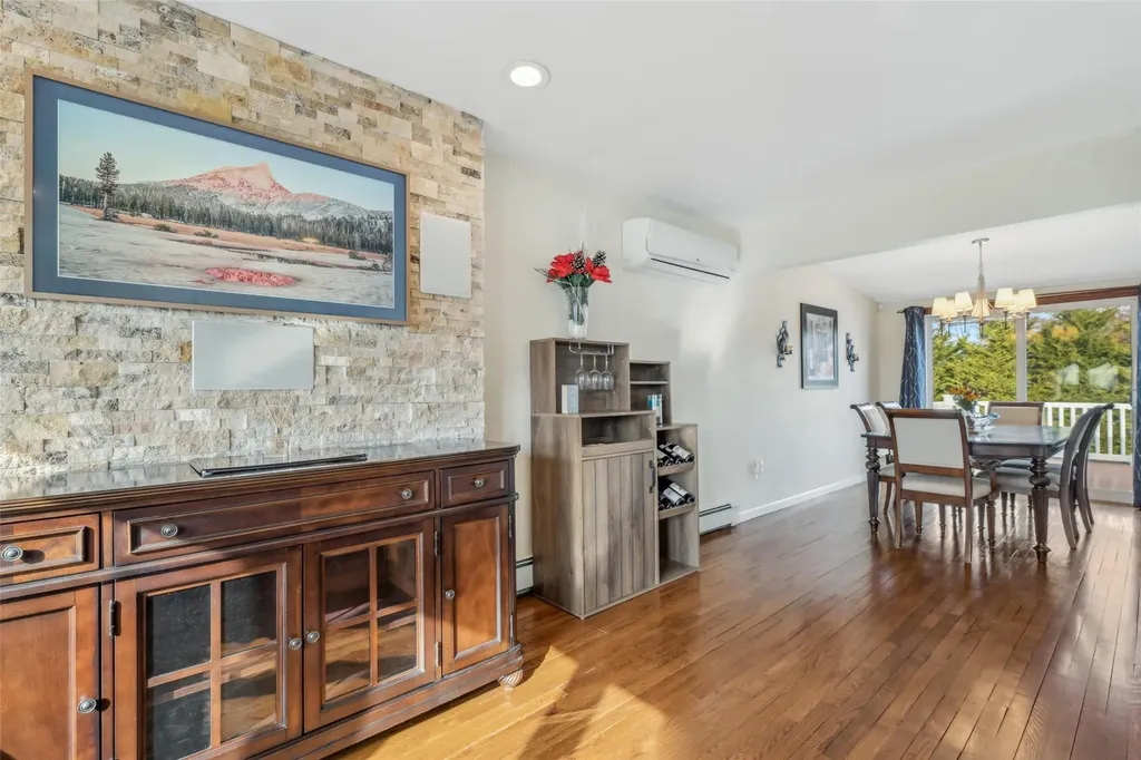 7 Plowboy Path Commack NY 11725