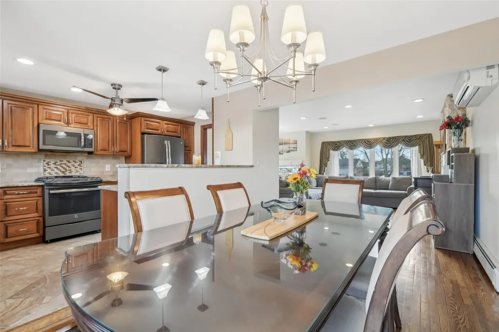 7 Plowboy Path Commack NY 11725