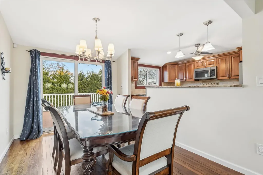 7 Plowboy Path Commack NY 11725