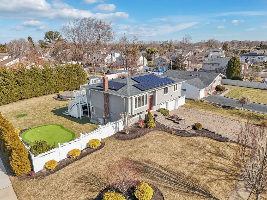 7 Plowboy Path Commack NY 11725