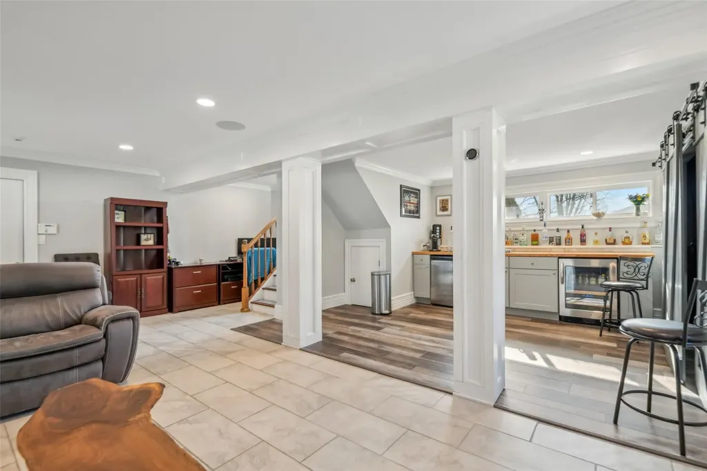 7 Plowboy Path Commack NY 11725