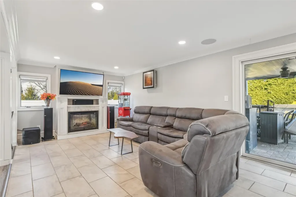 7 Plowboy Path Commack NY 11725