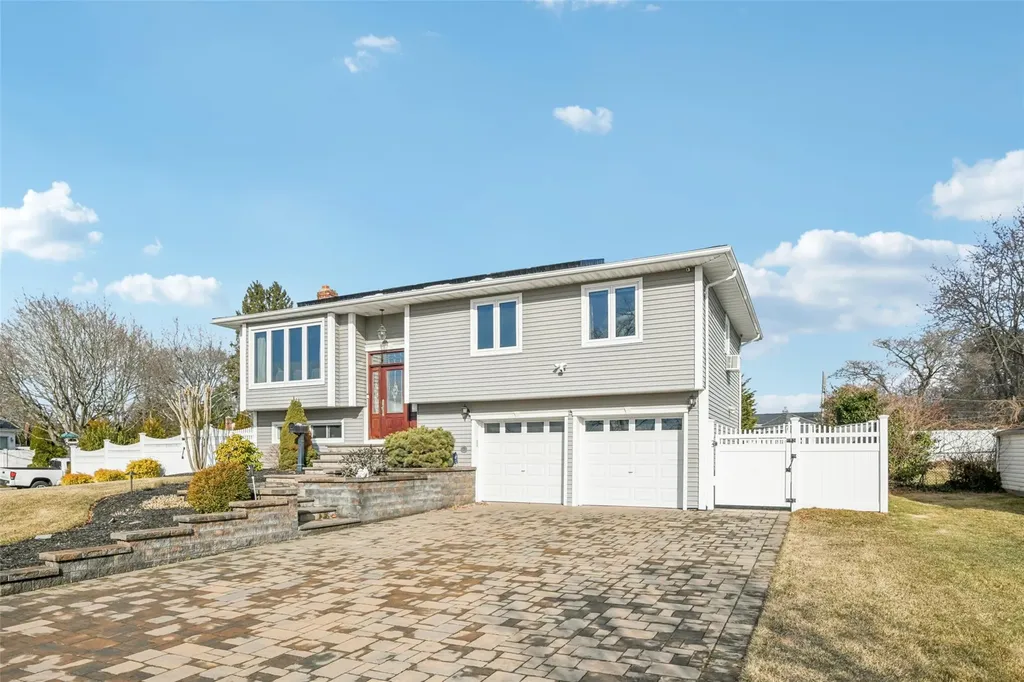 7 Plowboy Path Commack NY 11725