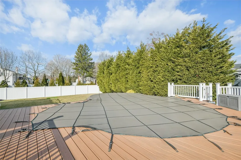 7 Plowboy Path Commack NY 11725