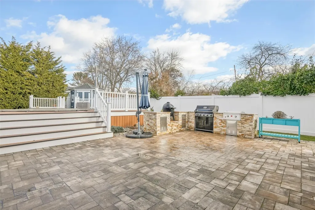7 Plowboy Path Commack NY 11725