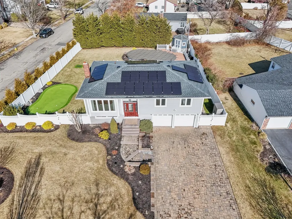 7 Plowboy Path Commack NY 11725