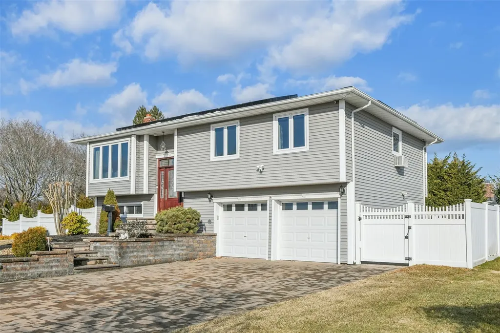 7 Plowboy Path Commack NY 11725