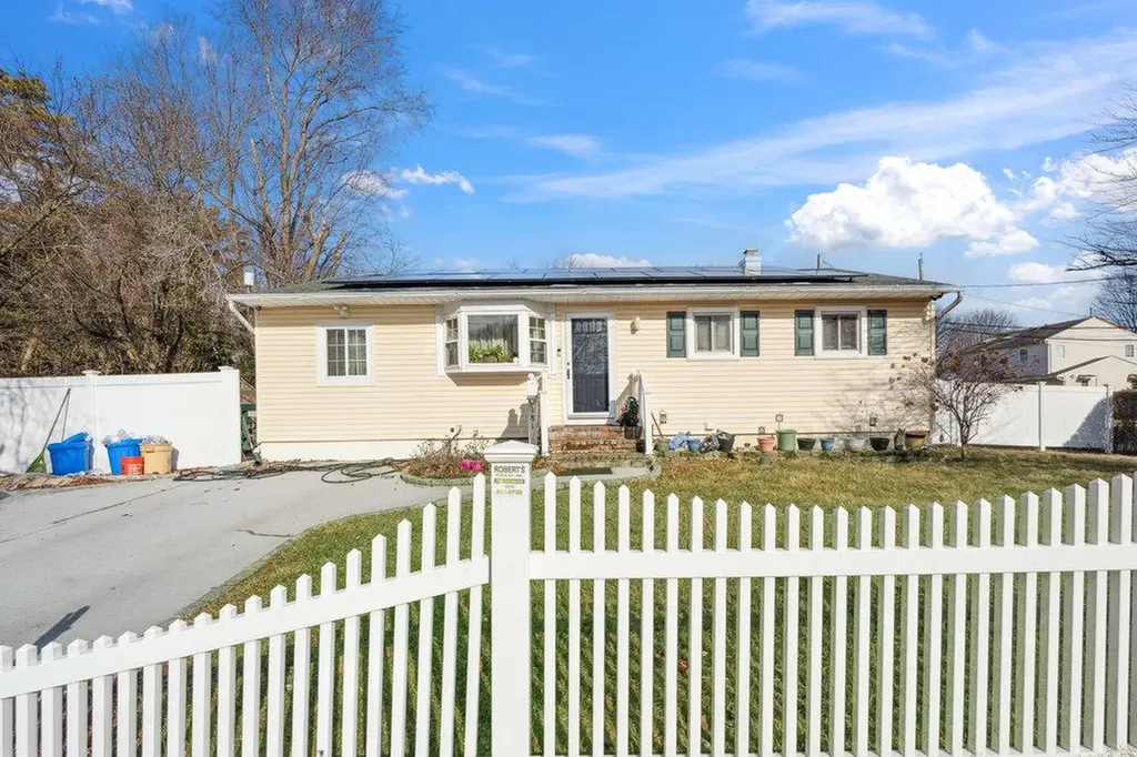 181 Elm Drive Bay Shore NY 11706