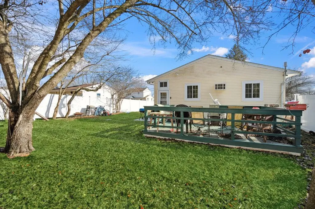 181 Elm Drive Bay Shore NY 11706