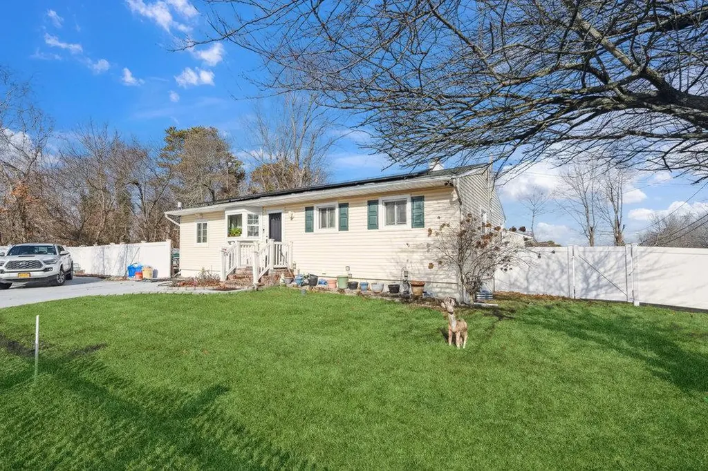 181 Elm Drive Bay Shore NY 11706