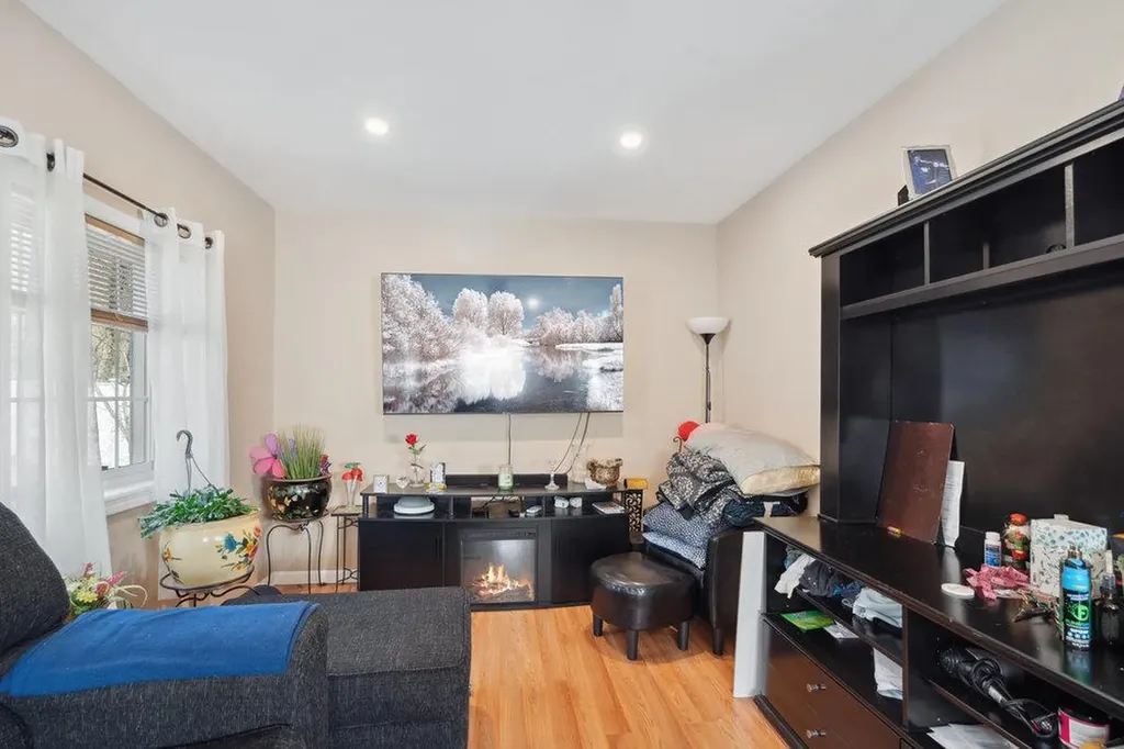 181 Elm Drive Bay Shore NY 11706