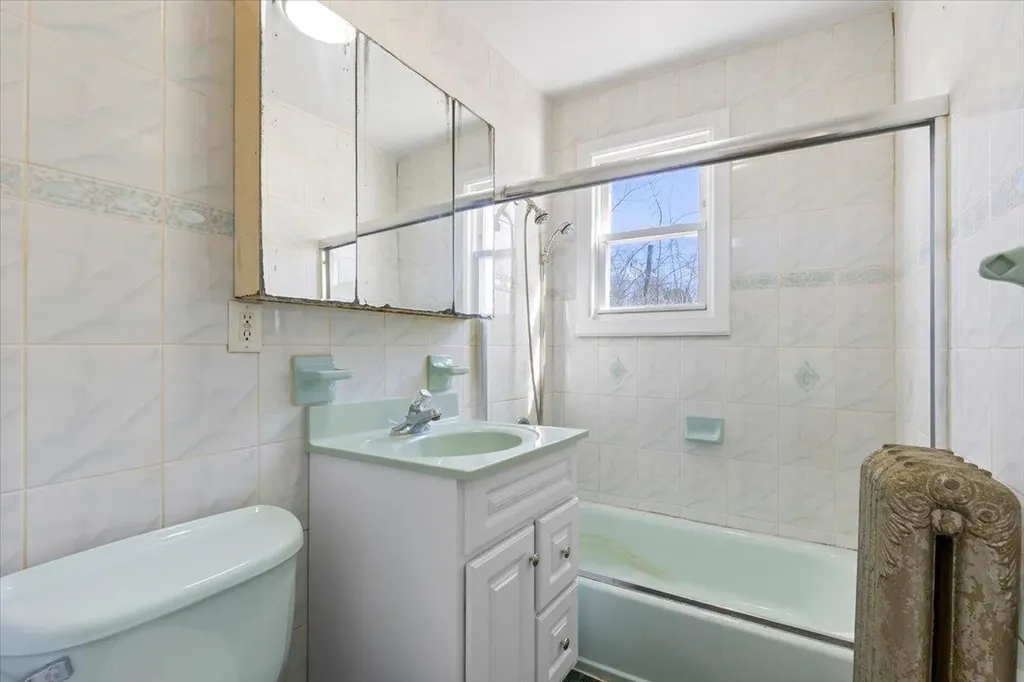 34 Elinor Place Yonkers NY 10705