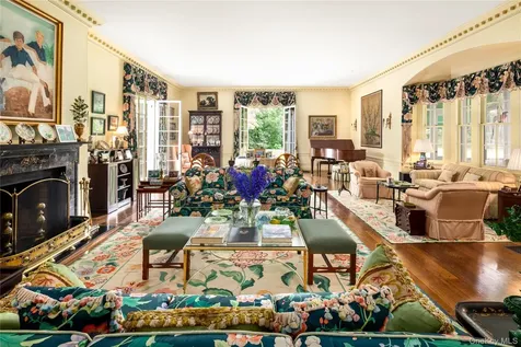 10 Lands End Road Locust Valley NY 11560