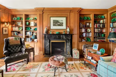 10 Lands End Road Locust Valley NY 11560