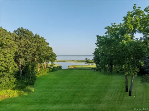 10 Lands End Road Locust Valley NY 11560