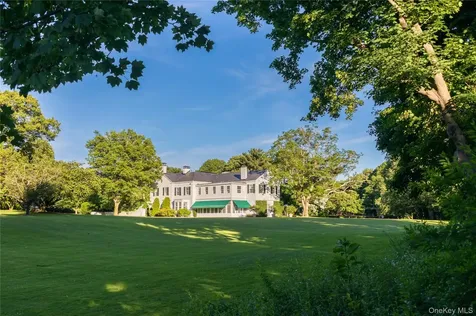 10 Lands End Road Locust Valley NY 11560