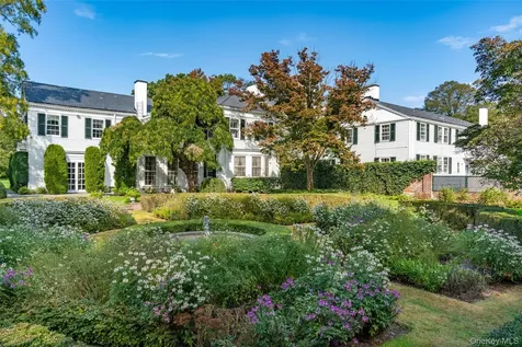 10 Lands End Road Locust Valley NY 11560