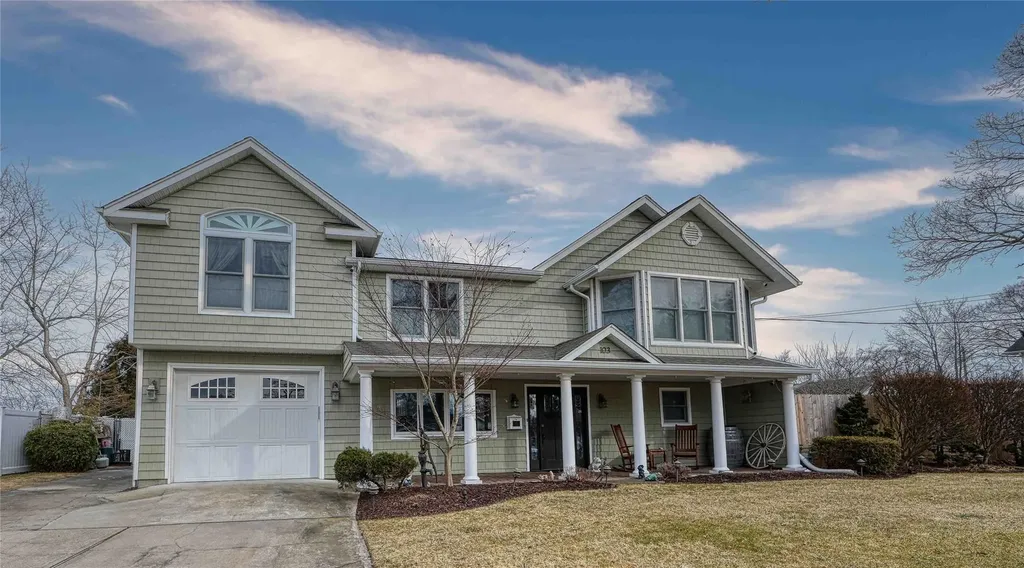 103 Dale Drive Oakdale NY 11769