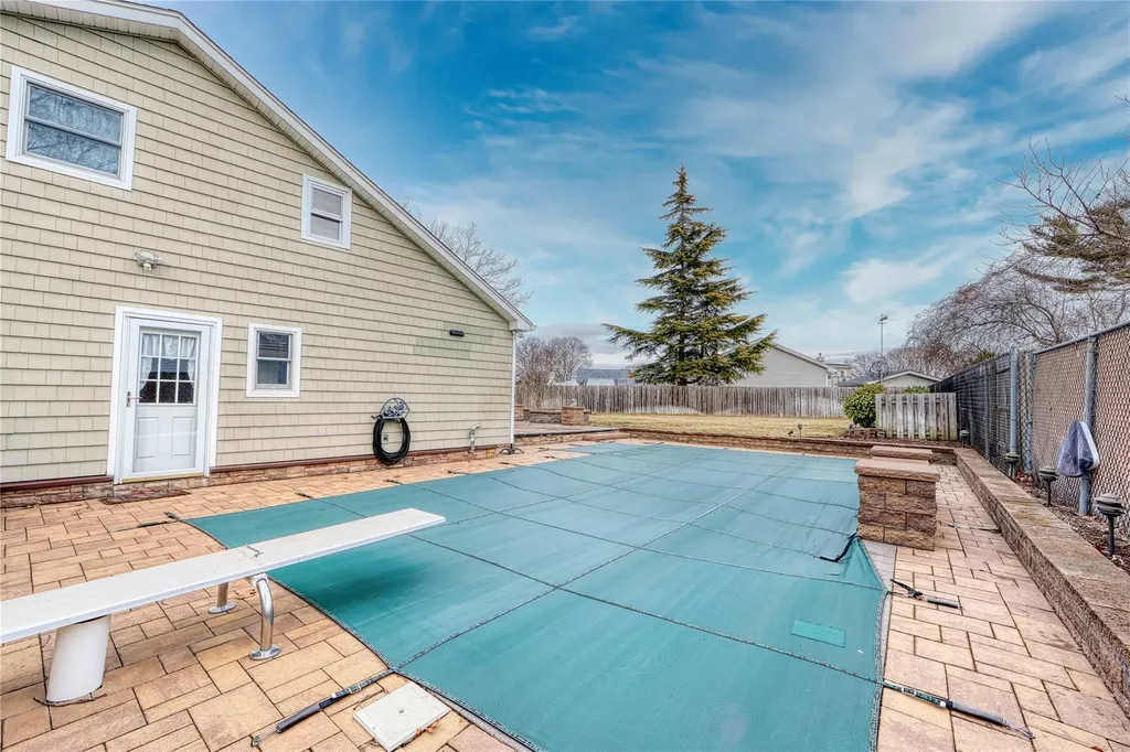 103 Dale Drive Oakdale NY 11769