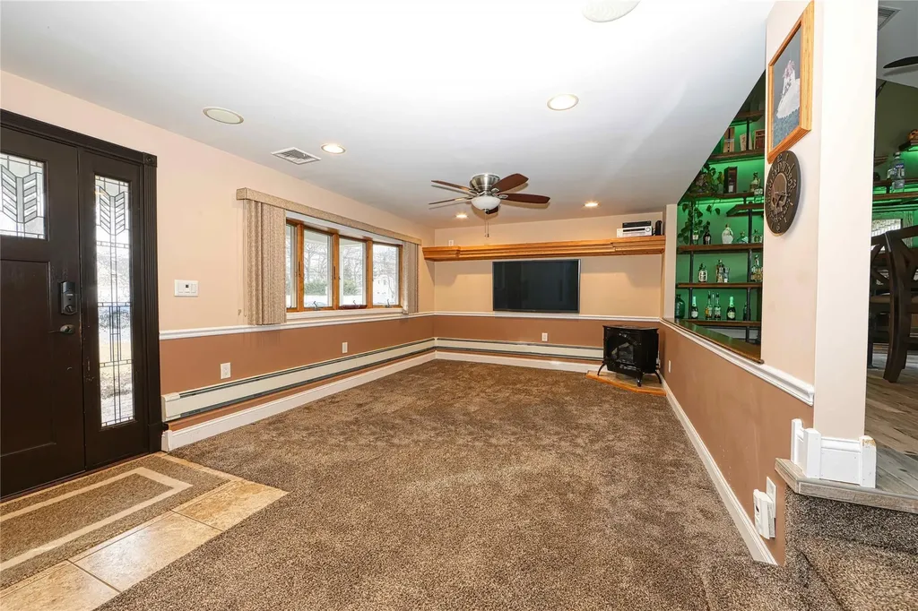 103 Dale Drive Oakdale NY 11769