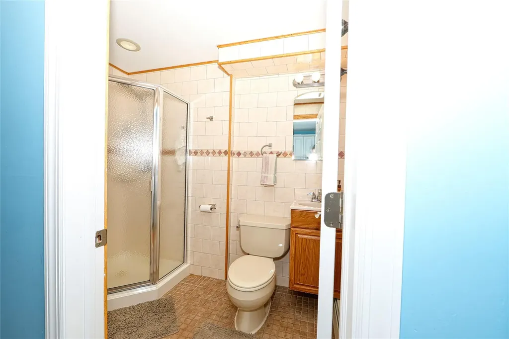 103 Dale Drive Oakdale NY 11769