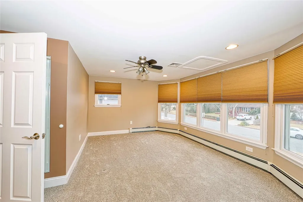 103 Dale Drive Oakdale NY 11769