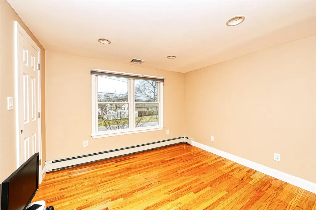 103 Dale Drive Oakdale NY 11769