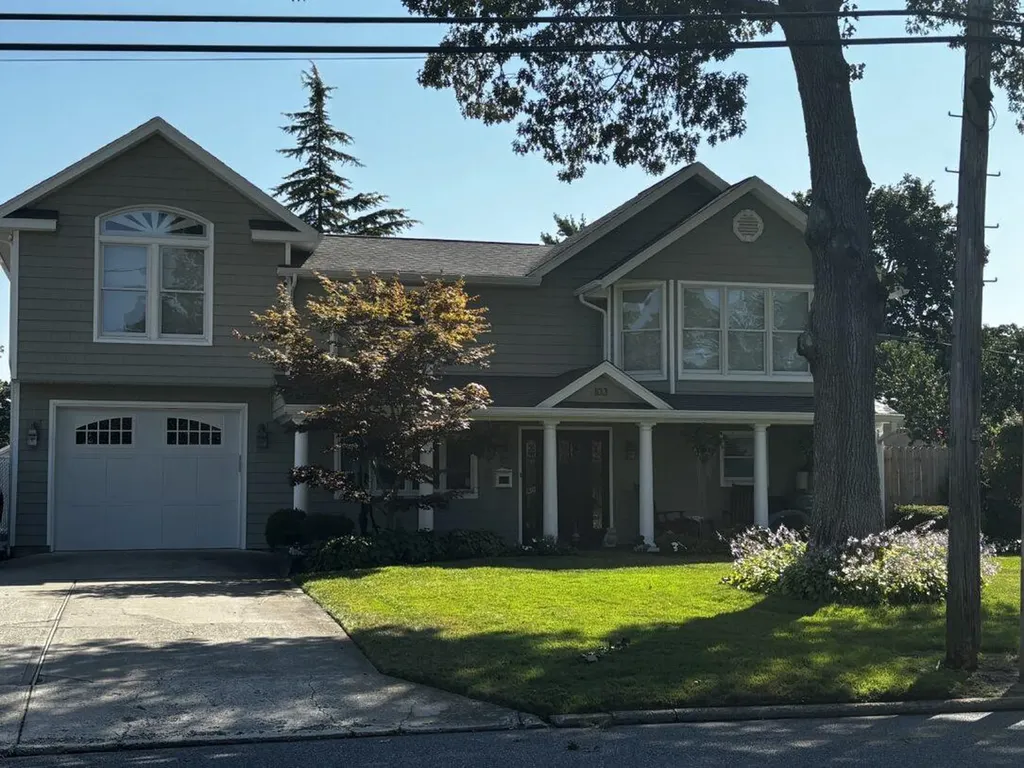 103 Dale Drive Oakdale NY 11769