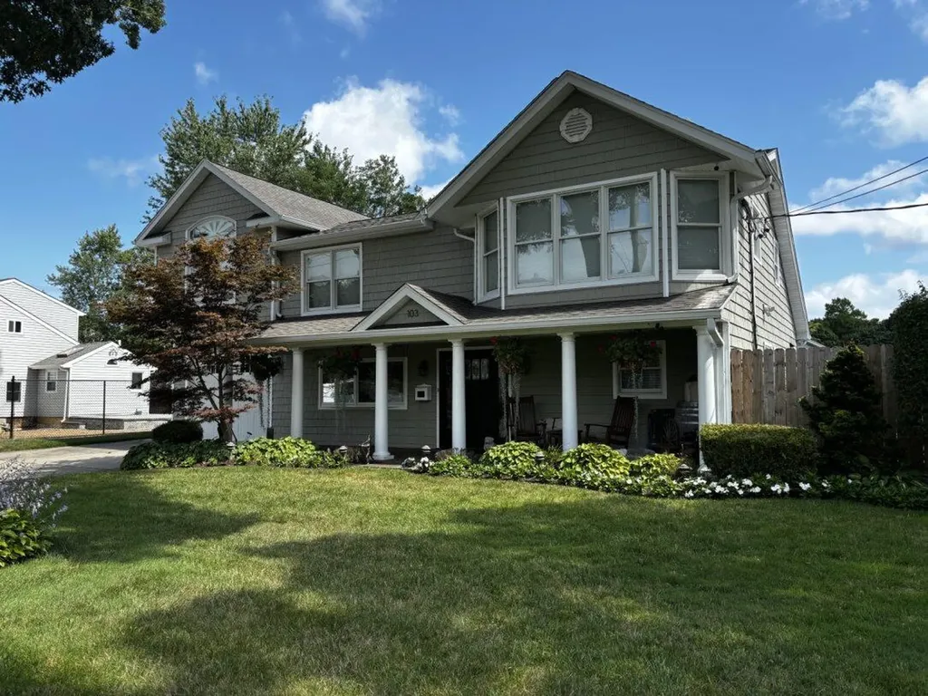 103 Dale Drive Oakdale NY 11769