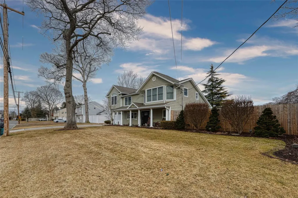103 Dale Drive Oakdale NY 11769