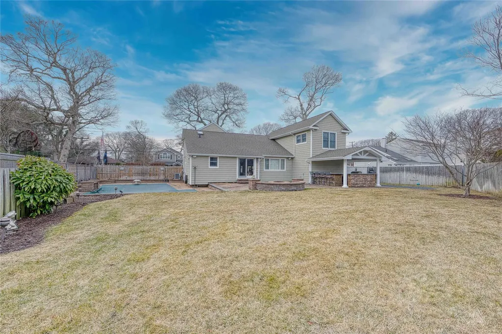 103 Dale Drive Oakdale NY 11769