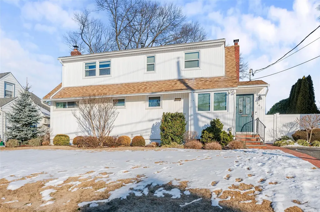 367 Mildred Street Oceanside NY 11572