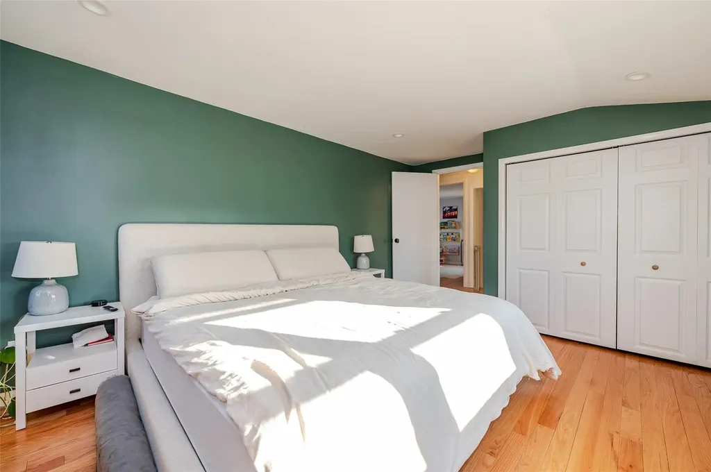 367 Mildred Street Oceanside NY 11572