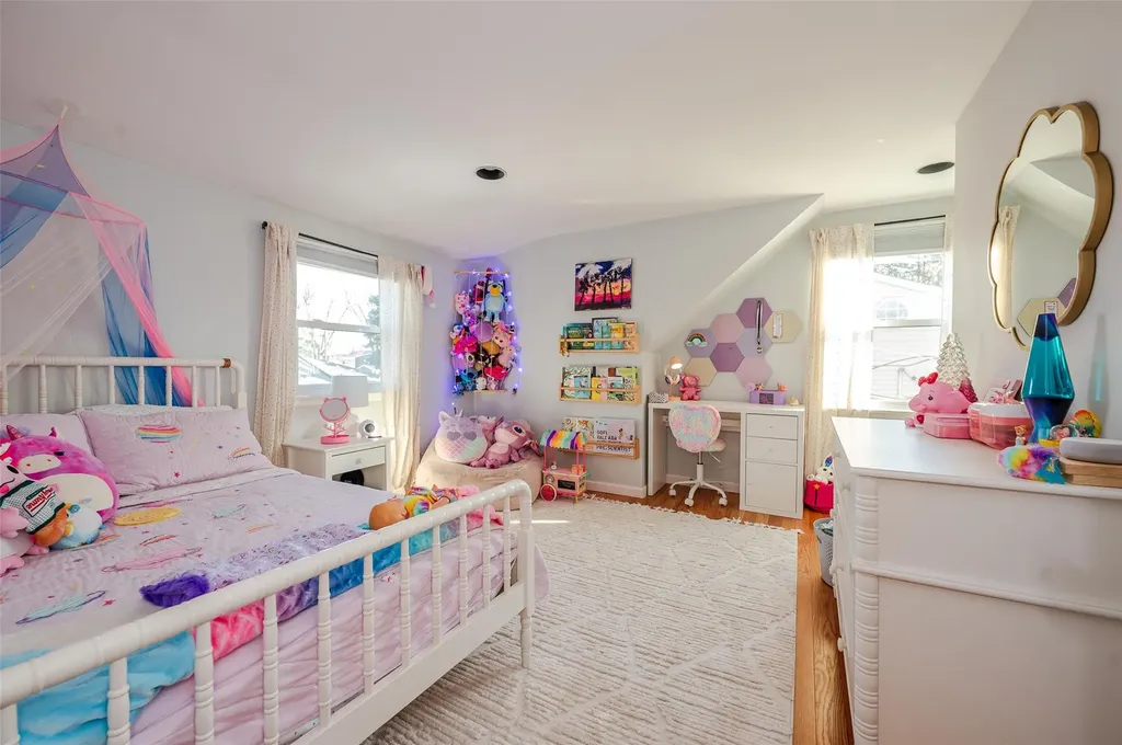 367 Mildred Street Oceanside NY 11572