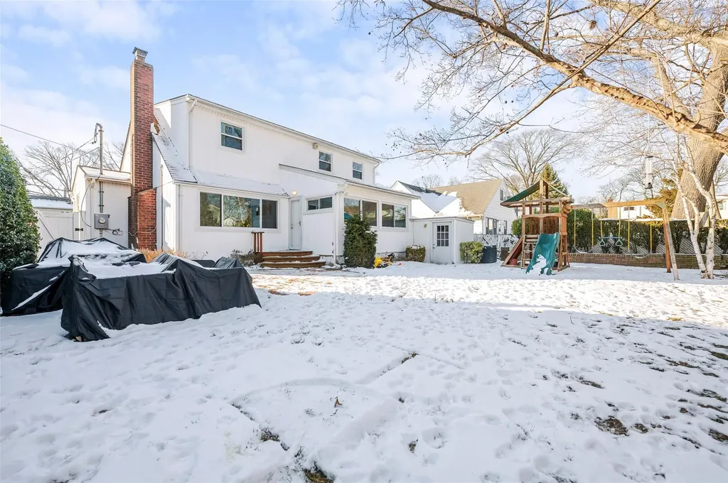 367 Mildred Street Oceanside NY 11572