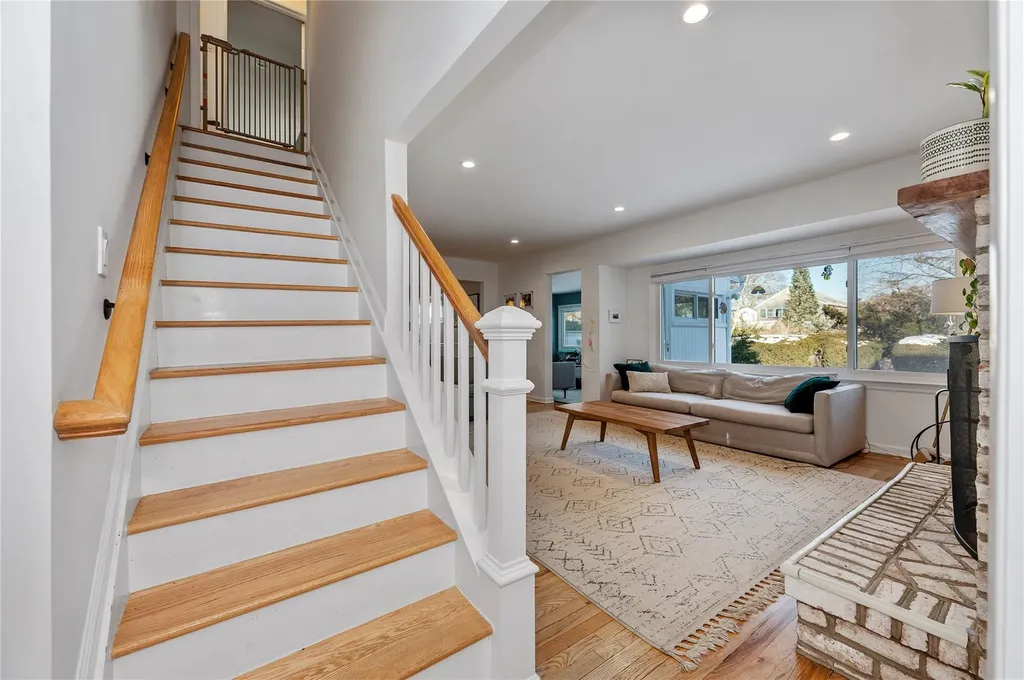 367 Mildred Street Oceanside NY 11572