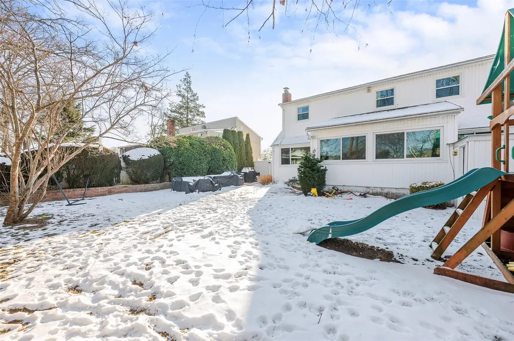 367 Mildred Street Oceanside NY 11572