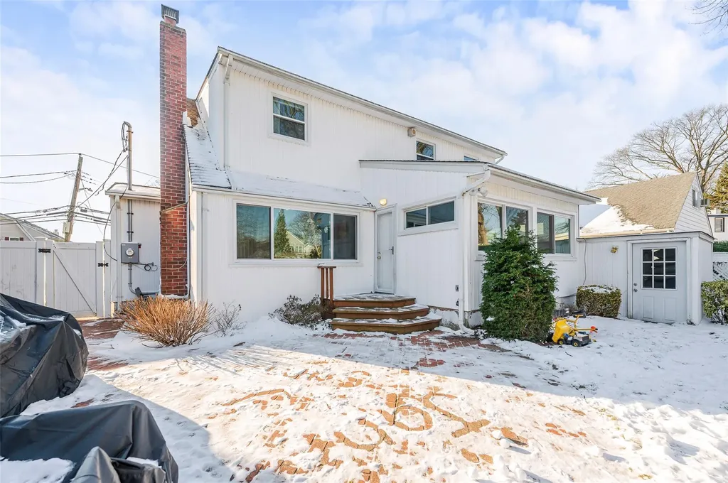 367 Mildred Street Oceanside NY 11572