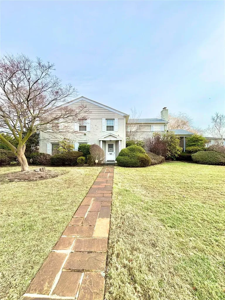 94 Lawrence Avenue Lawrence NY 11559