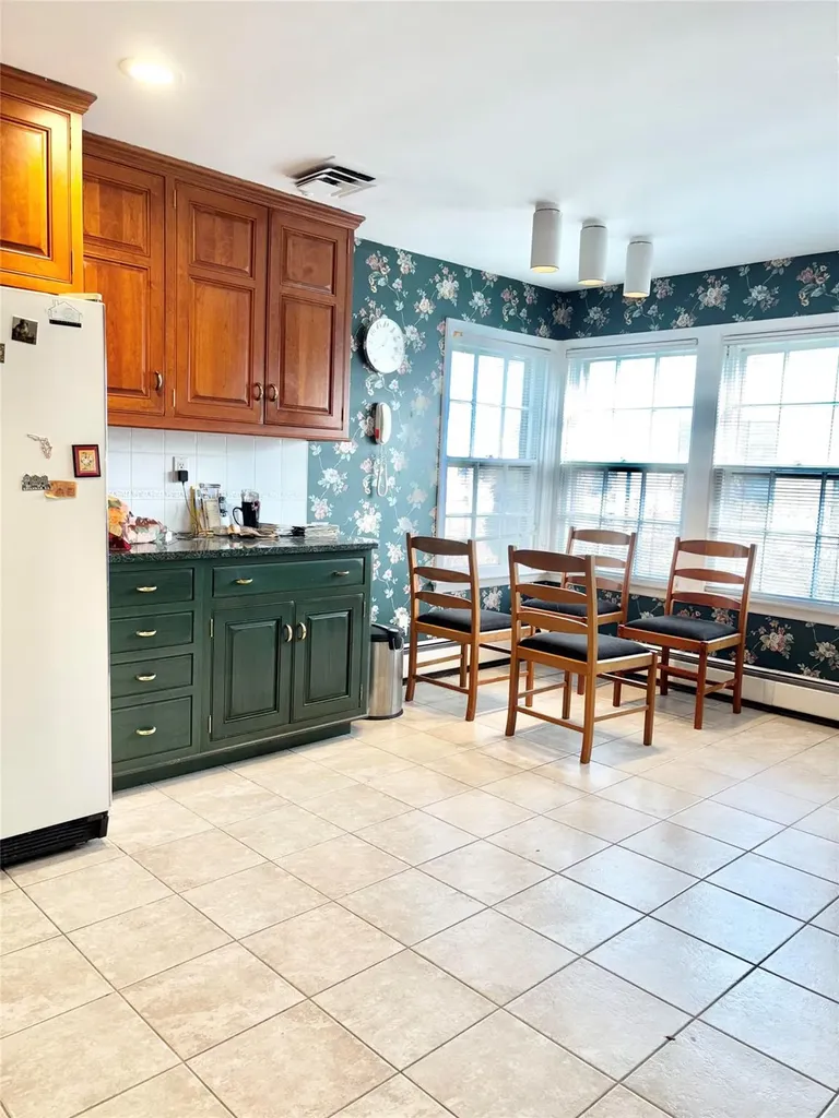 94 Lawrence Avenue Lawrence NY 11559