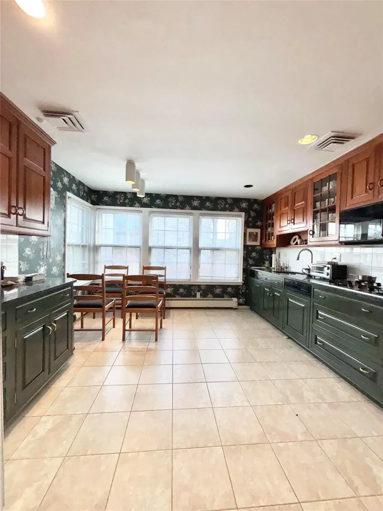 94 Lawrence Avenue Lawrence NY 11559