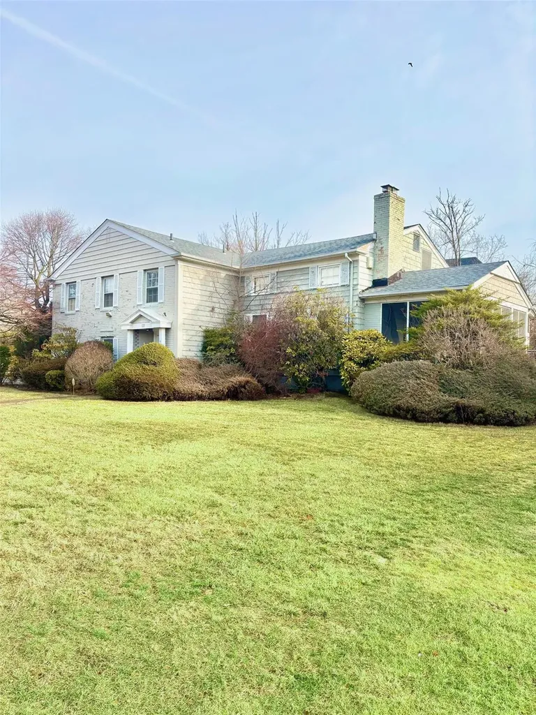 94 Lawrence Avenue Lawrence NY 11559