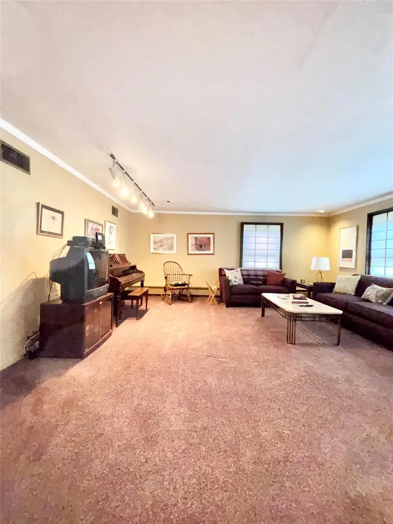 94 Lawrence Avenue Lawrence NY 11559